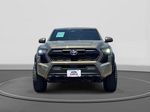 Used 2024 Toyota Tacoma TRD Off-Road AWD/4WD image 3