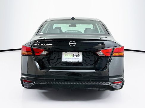 Used 2025 Nissan Altima 2.5 SV FWD image 7