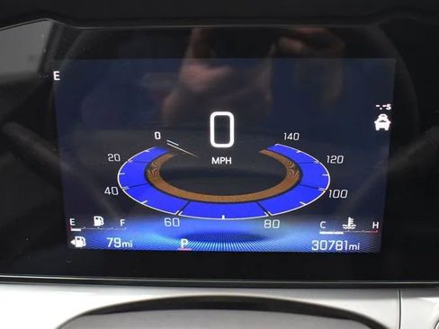 Used 2025 Chevrolet Trax LT FWD image 27