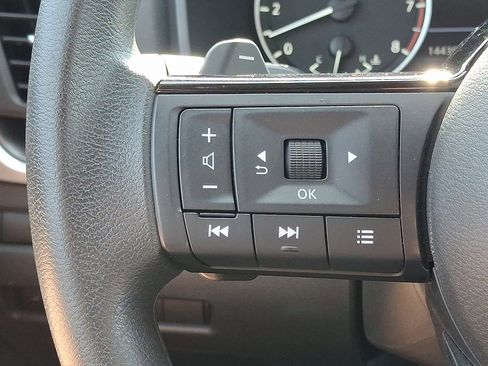 Certified 2023 Nissan Rogue SV image 24