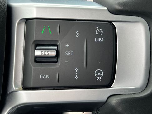 Used 2024 Land Rover Discovery S AWD/4WD image 26
