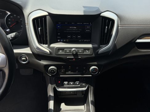 Used 2020 GMC Terrain SLE FWD image 18