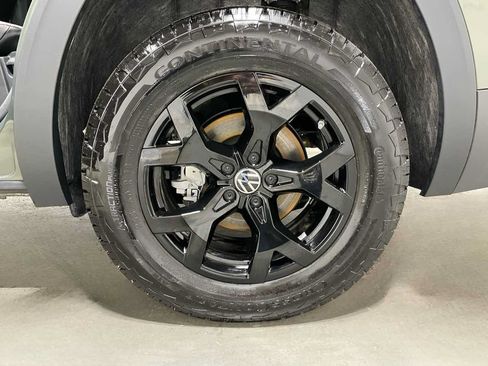 Used 2025 Volkswagen Atlas Peak Edition SE AWD/4WD image 6