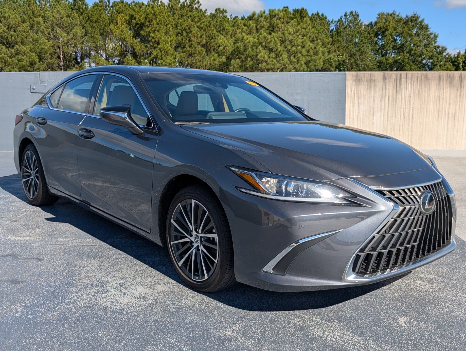 Used 2025 Lexus ES 350 w/ Premium Package FWD image 7