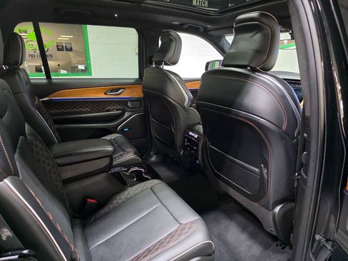 Used 2023 Jeep Grand Cherokee L Summit AWD/4WD image 25
