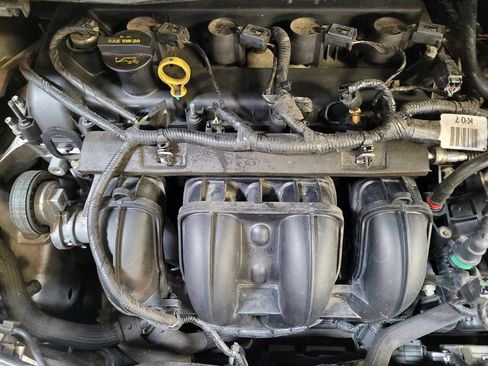 Used 2015 Ford Escape S image 30