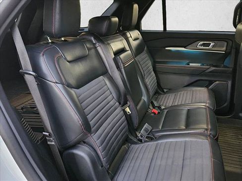 Used 2025 Ford Explorer ST-Line w/ Premium Package AWD/4WD image 16