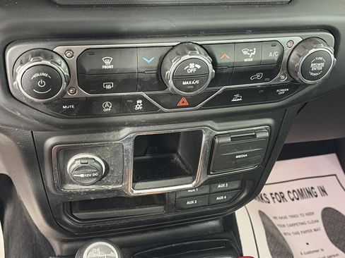 Used 2023 Jeep Wrangler Unlimited Sport AWD/4WD image 21