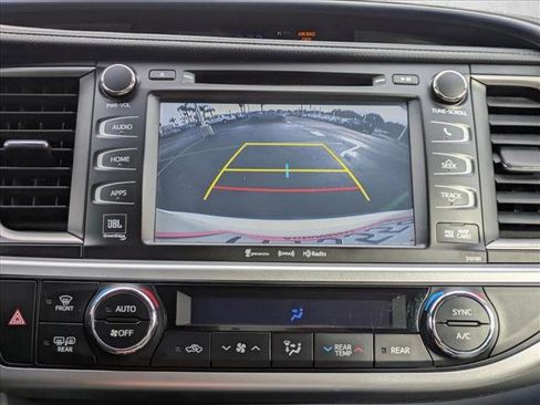 Used 2017 Toyota Highlander Limited image 14