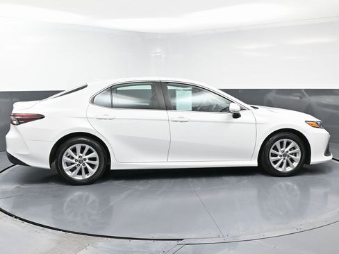 Used 2023 Toyota Camry LE image 8