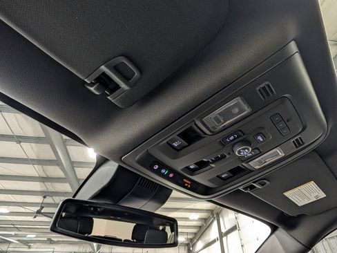 Used 2023 GMC Yukon XL Denali image 38