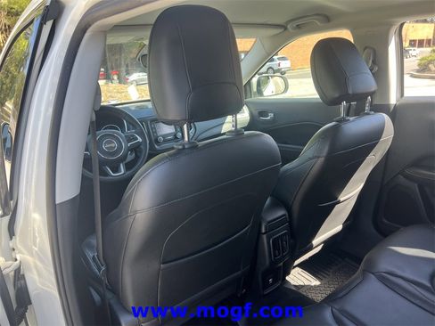 Used 2018 Jeep Compass Latitude image 25