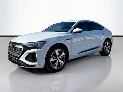 Certified 2024 Audi Q8 e-tron Premium Plus w/ Premium Plus Package image 7