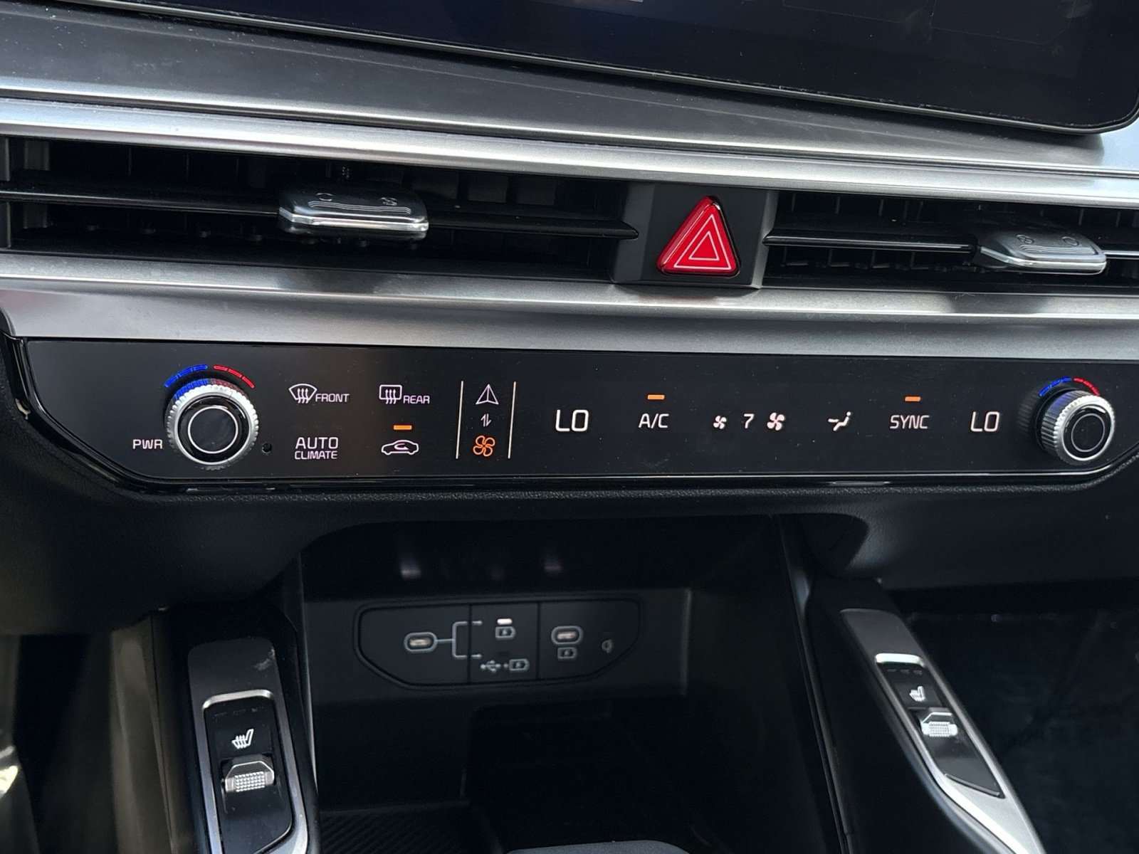 Used 2025 Kia Sorento X-Line EX AWD/4WD image 21
