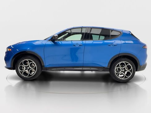 New 2026 Alfa Romeo Tonale w/ Black Premium Package AWD/4WD image 6