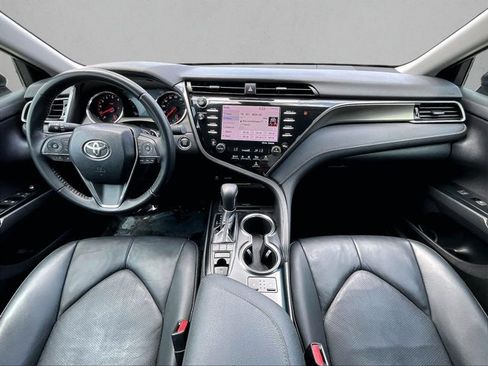 Used 2019 Toyota Camry XSE FWD image 16