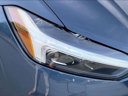 New 2026 Volvo XC60 T8 Plus w/ Protection Package Premier image 32