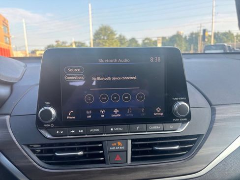 Used 2025 Nissan Altima 2.5 SV FWD image 20