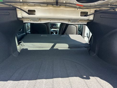 New 2026 Hyundai Elantra Hybrid FWD image 32