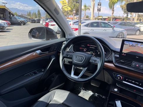 Used 2022 Audi Q5 2.0T Premium Plus w/ Premium Plus Package AWD/4WD image 17
