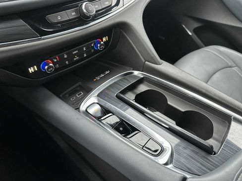 Used 2024 Buick Enclave Premium image 20