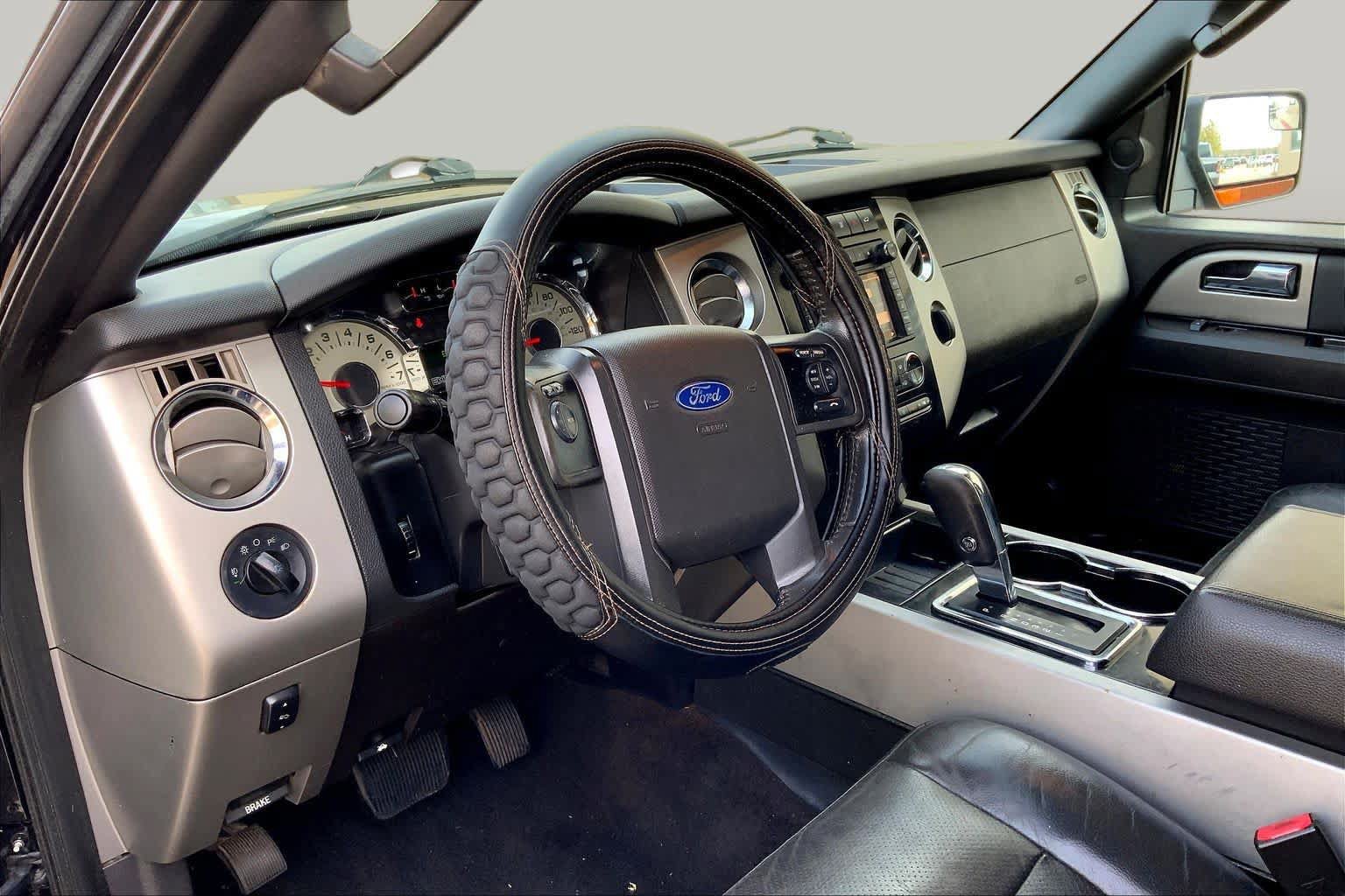 Used 2013 Ford Expedition EL Limited RWD image 17