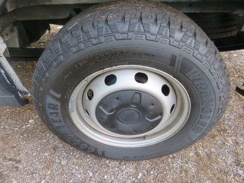 Used 2017 Ford Transit 250 130 Medium Roof image 40