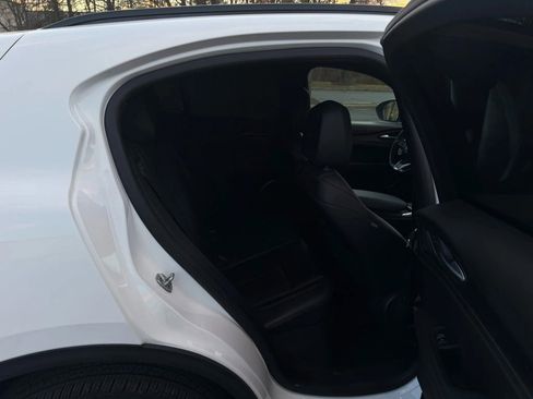 Used 2022 Alfa Romeo Stelvio Sprint image 26