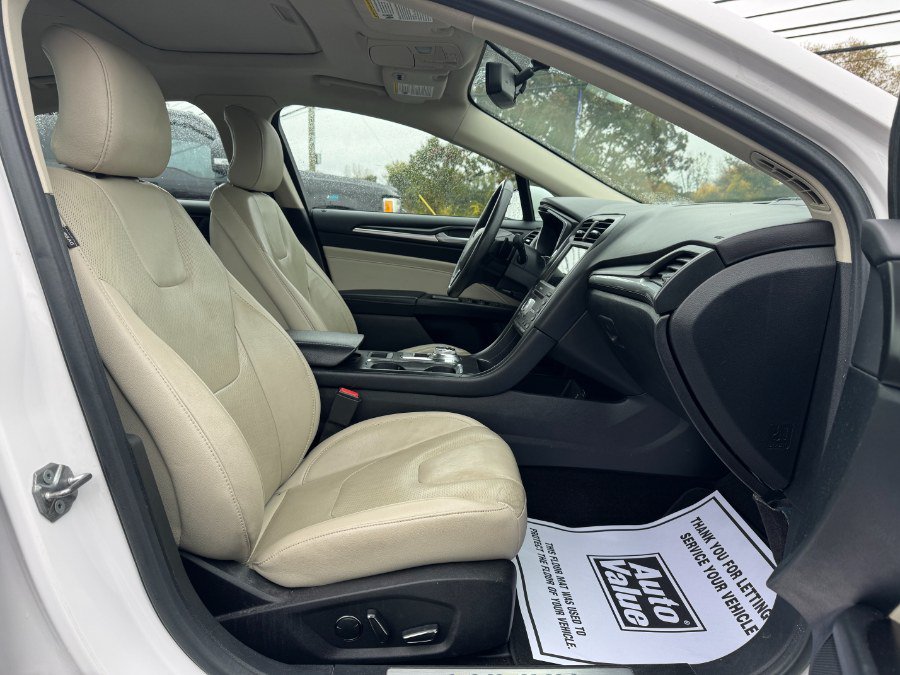 Used 2017 Ford Fusion Titanium AWD/4WD image 18