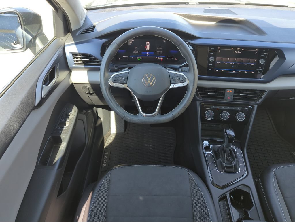 Certified 2023 Volkswagen Taos SE w/ Panoramic Sunroof Package FWD image 14