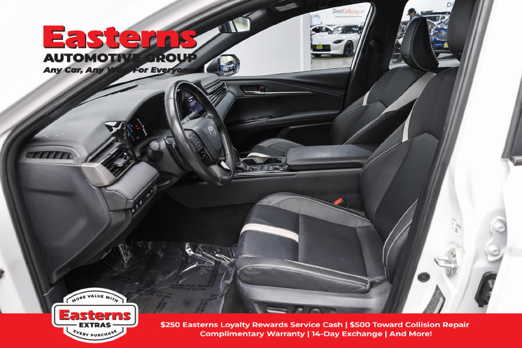 Used 2025 Toyota Camry SE FWD image 15