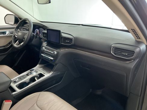 Used 2020 Ford Explorer Limited image 19