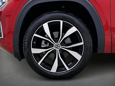 Used 2024 Volkswagen Atlas SEL Premium R-Line image 33