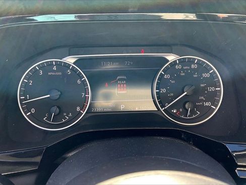 Used 2024 Nissan Pathfinder SV image 19