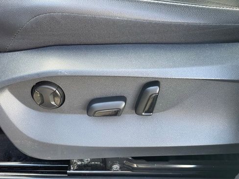 Certified 2022 Volkswagen Tiguan SE R-Line image 12