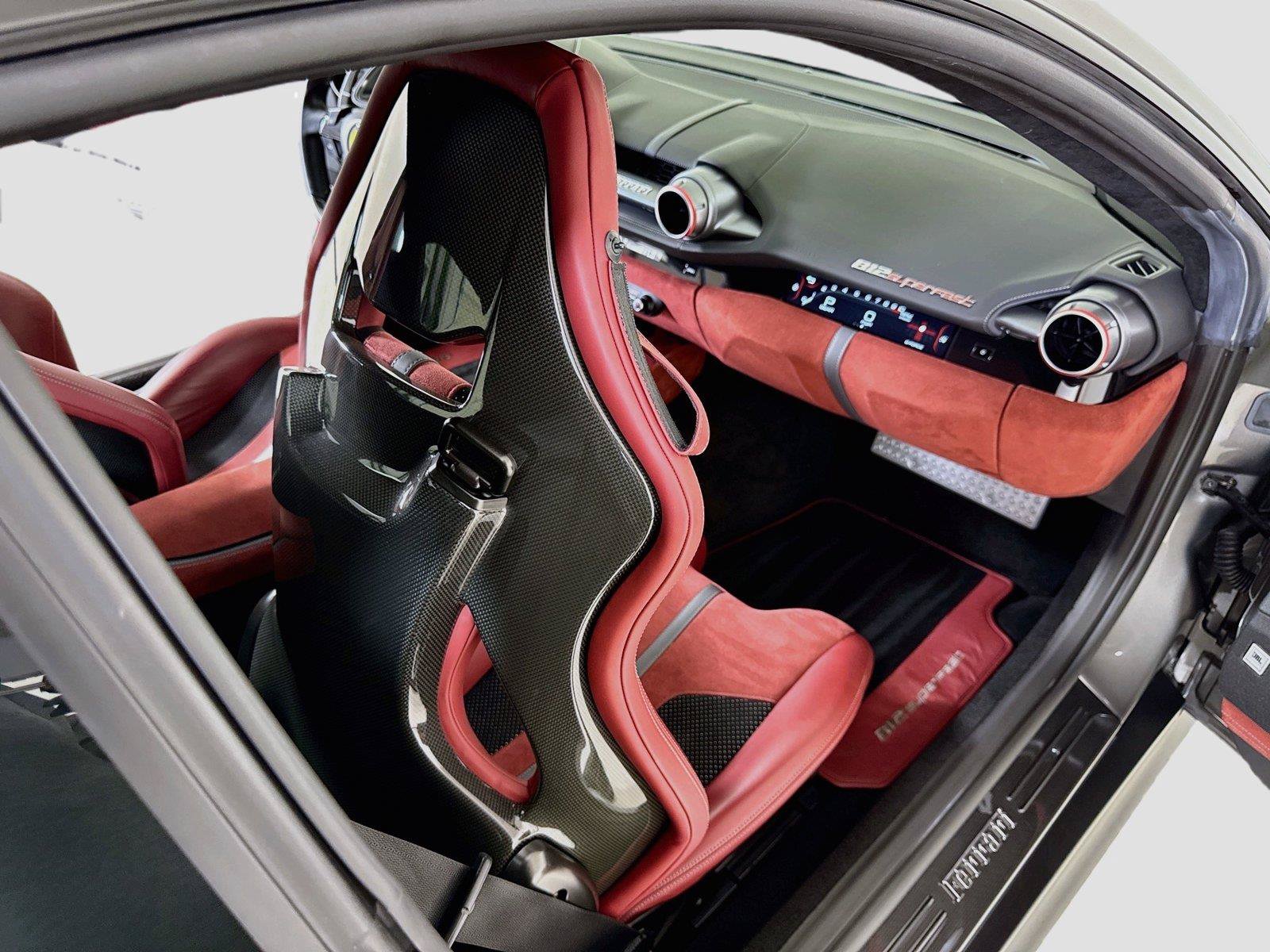 Used 2019 Ferrari 812 Superfast RWD image 34