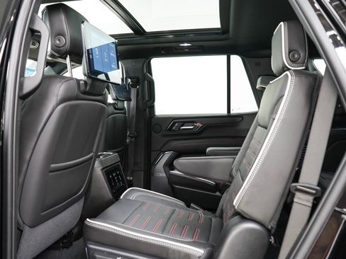 Used 2025 GMC Yukon AT4 Ultimate AWD/4WD image 16