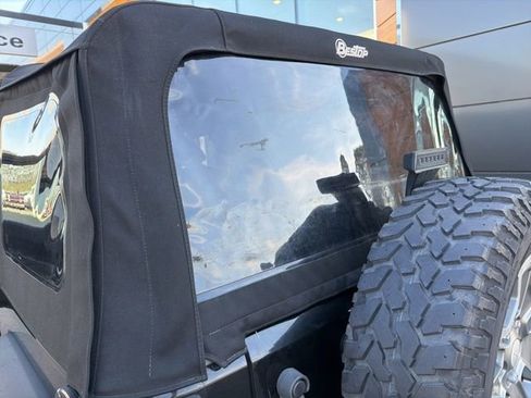 Used 2013 Jeep Wrangler Unlimited Rubicon w/ Connectivity Group AWD/4WD image 18