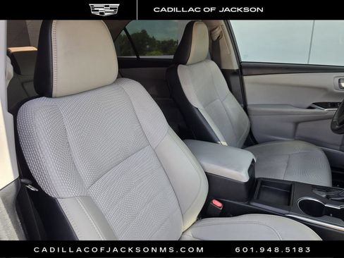 Used 2017 Toyota Camry SE FWD image 19