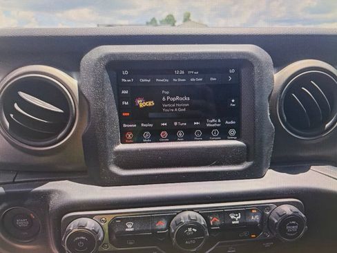 Used 2022 Jeep Wrangler Sport AWD/4WD image 10