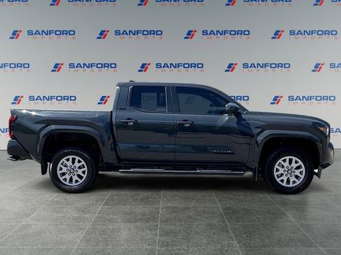 Used 2024 Toyota Tacoma SR5 AWD/4WD image 6