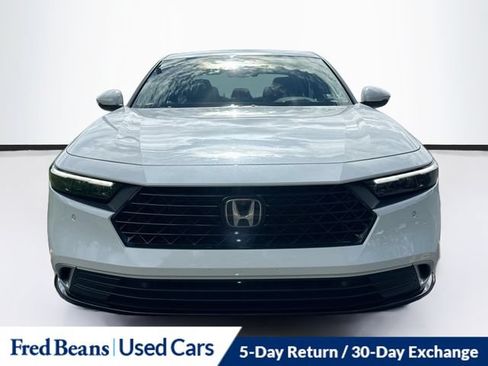 Used 2023 Honda Accord Touring image 2