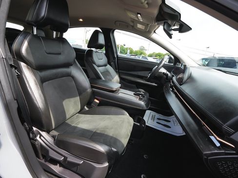 Used 2023 Nissan Ariya AWD image 45