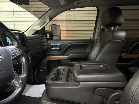 Used 2019 Chevrolet Silverado 3500 LTZ w/ Duramax Plus Package AWD/4WD image 18