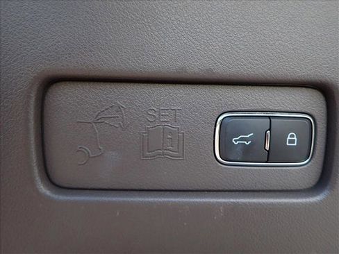 Used 2020 Lincoln Aviator Reserve w/ Elements Package Plus image 9