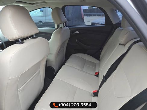 Used 2017 Ford Focus Titanium image 4
