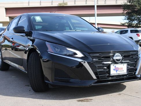 New 2025 Nissan Altima 2.5 S image 4