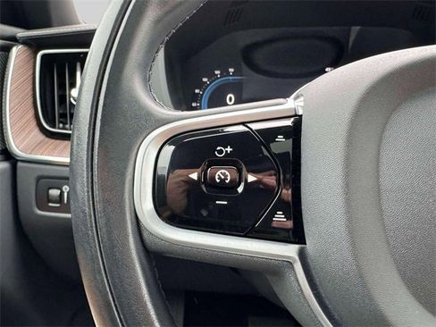 Used 2022 Volvo XC60 B5 Inscription w/ Advanced Package image 23