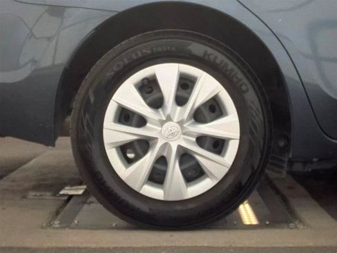 Used 2016 Toyota Corolla L FWD image 11