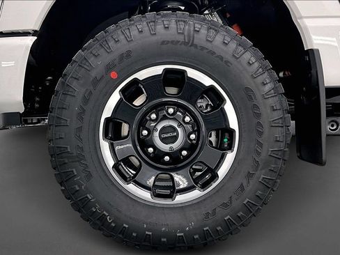 New 2026 Ford F250 Platinum w/ Tremor Off-Road Package AWD/4WD image 13